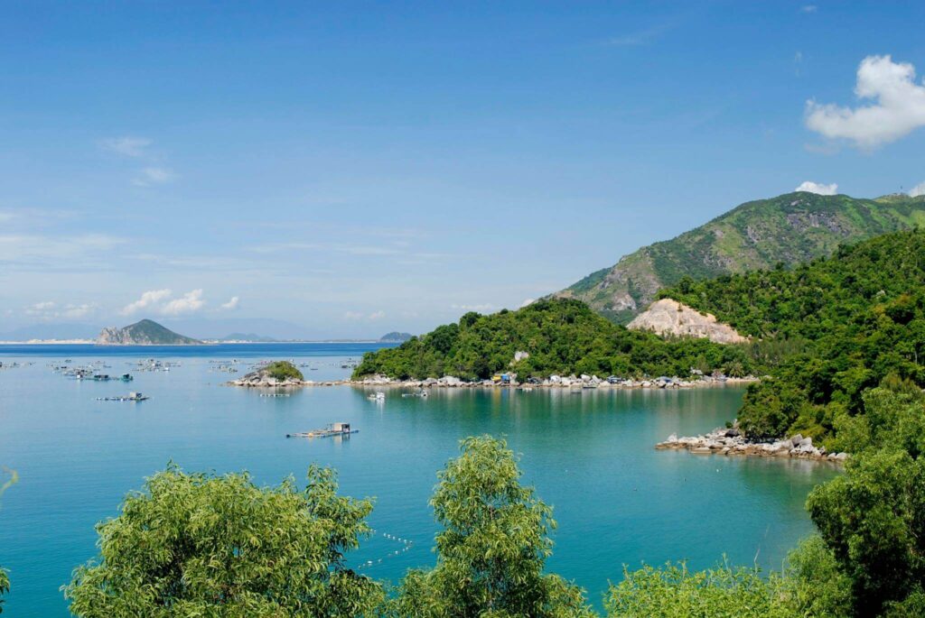 Tour Hải đăng Mũi Điện – Vịnh Vũng Rô – Đảo Hòn Nưa 1 ngày: Trải nghiệm độc đáo